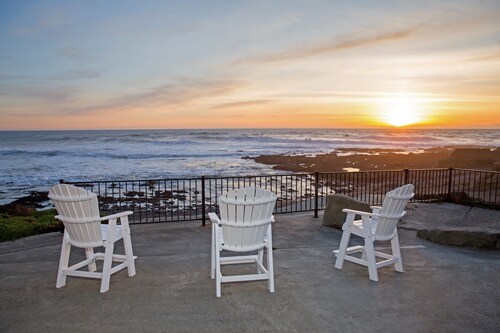 Family Suite | Jacuzzi | Double Queen | Rm 6