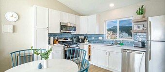 Deluxe Suite | Full Kitchen | Jacuzzi | Rm 8