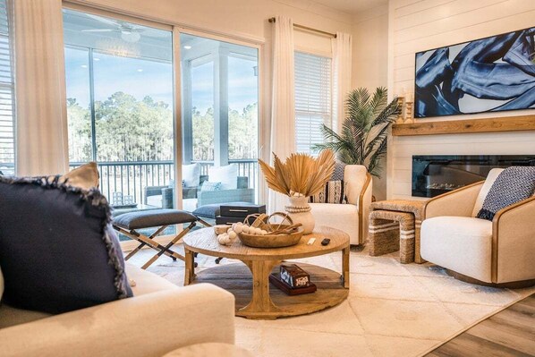 Smart TV y chimenea