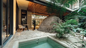 Deluxe Suite | Terrace/patio