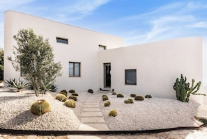 Exterior - Villa DeMar - Four Bedroom Villa, Sleeps 8 (Siracusa)