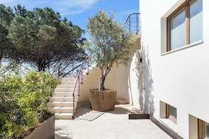 Property grounds - Villa DeMar - Four Bedroom Villa, Sleeps 8 (Siracusa)