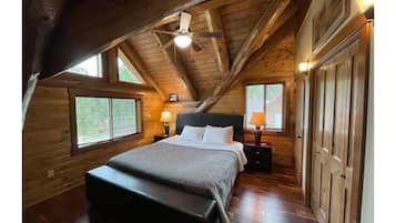 3 bedrooms, desk, free WiFi, bed sheets