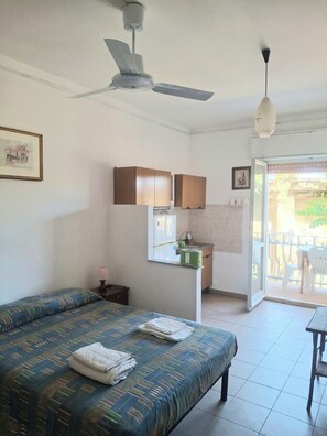 1 bedroom, free WiFi, bed sheets