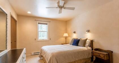 Winter Park Condo w/ Fireplace and Mountain Views