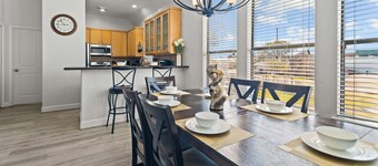 Lux Gated 3-story w/Garage+Downtown View+Jacuzzi+Great Location