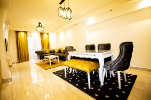 Apartment | 2 bedrooms, iron/ironing board, free WiFi, bed sheets