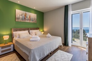 5 chambres, lit parapluie, Wi-Fi, draps fournis