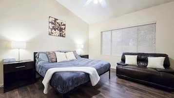 4 habitaciones, escritorio, tabla de planchar con plancha y wifi