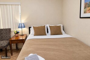 3 bedrooms, desk, iron/ironing board, WiFi