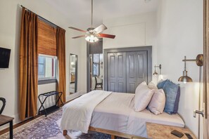 1 quarto, escrivaninha, Wi-Fi de cortesia, roupa de cama