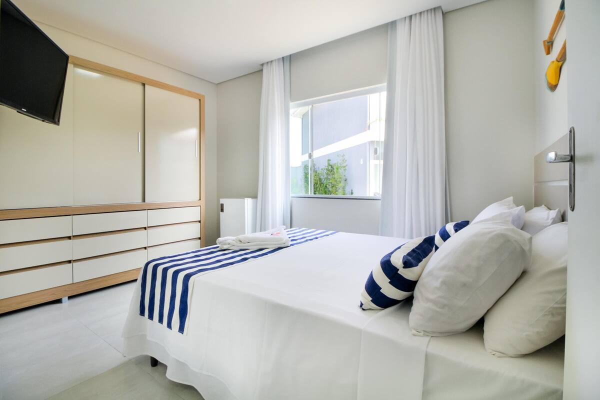 Blackout curtains, free WiFi, bed sheets