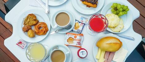 Breakfast meal