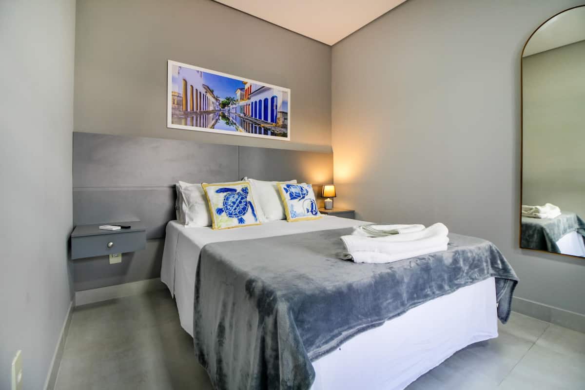 Blackout curtains, free WiFi, bed sheets
