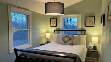 2 bedrooms, desk, iron/ironing board, free WiFi