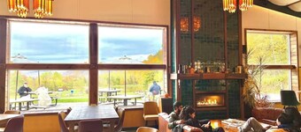 Chic Treehouse Cabin with Pedal Boat, Hot Tub, BBQ, Fire Pit, SUPs, & Lake Access