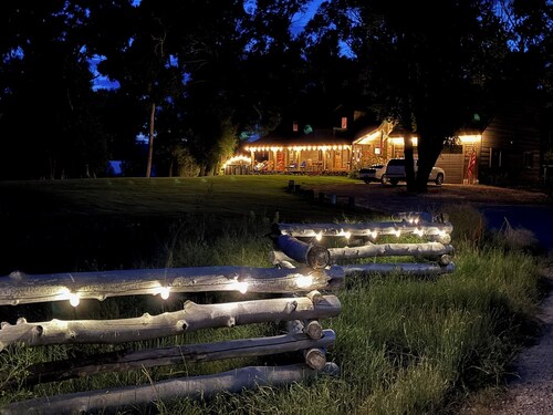 Cowboy Cabin at Azevedo Ranch: Near Bryce & Zion, with Private Lake & Wildlife
