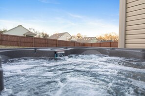 Tina de hidromasaje al aire libre