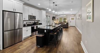 Lux Twin Homes 6bd/4ba Sleeps 18+people-20m to -Chatt Vistas