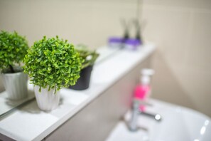 Bathroom - Tamarind Suites (Cyberjaya)