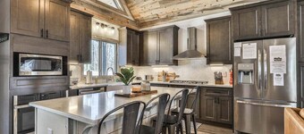 Hearthside Hideaway by Mountain Oasis | Luxury Ellijay Cabin Rental in Coosawattee River Resort