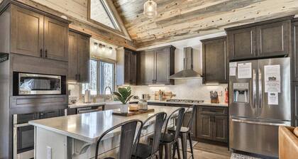 Hearthside Hideaway by Mountain Oasis | Luxury Ellijay Cabin Rental in Coosawattee River Resort