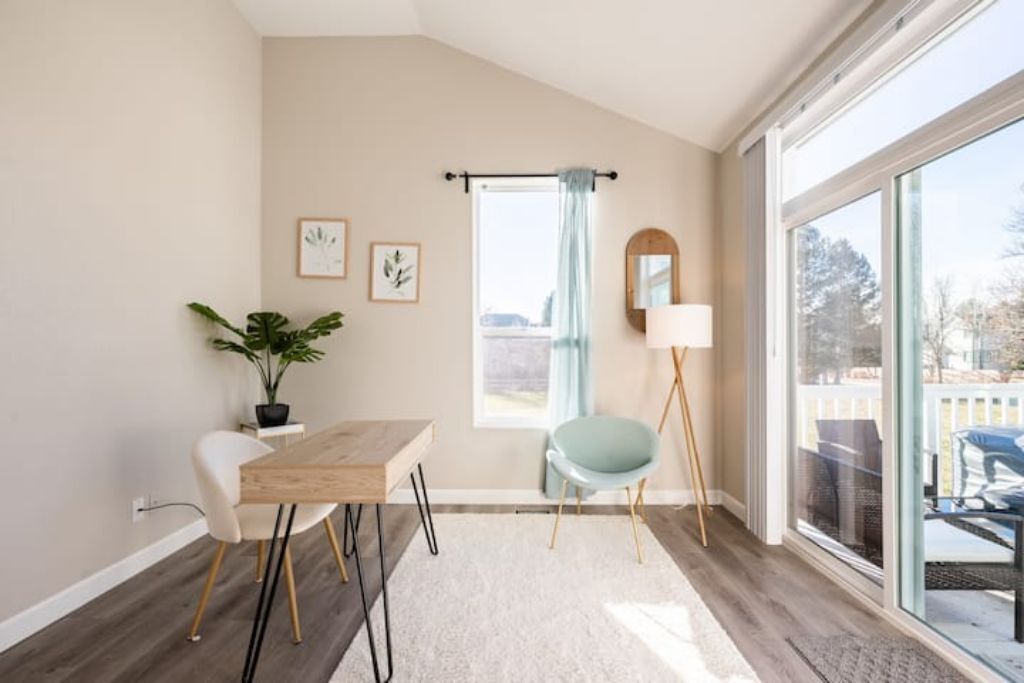 Fun & Fabulous! Remodeled, Great for Families!