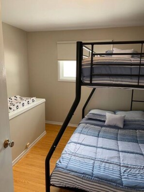 3 bedrooms, WiFi, bed sheets