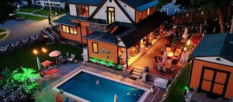 Orange Cadillac - Stunning 6 BR/3 BA 11 Beds Home