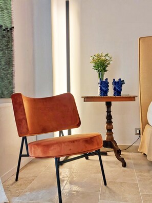 ห้องคลาสสิก | มินิบาร์, ตู้นิรภัยในห้องพัก, เตารีด/โต๊ะรีดผ้า, Wi-Fi ฟรี