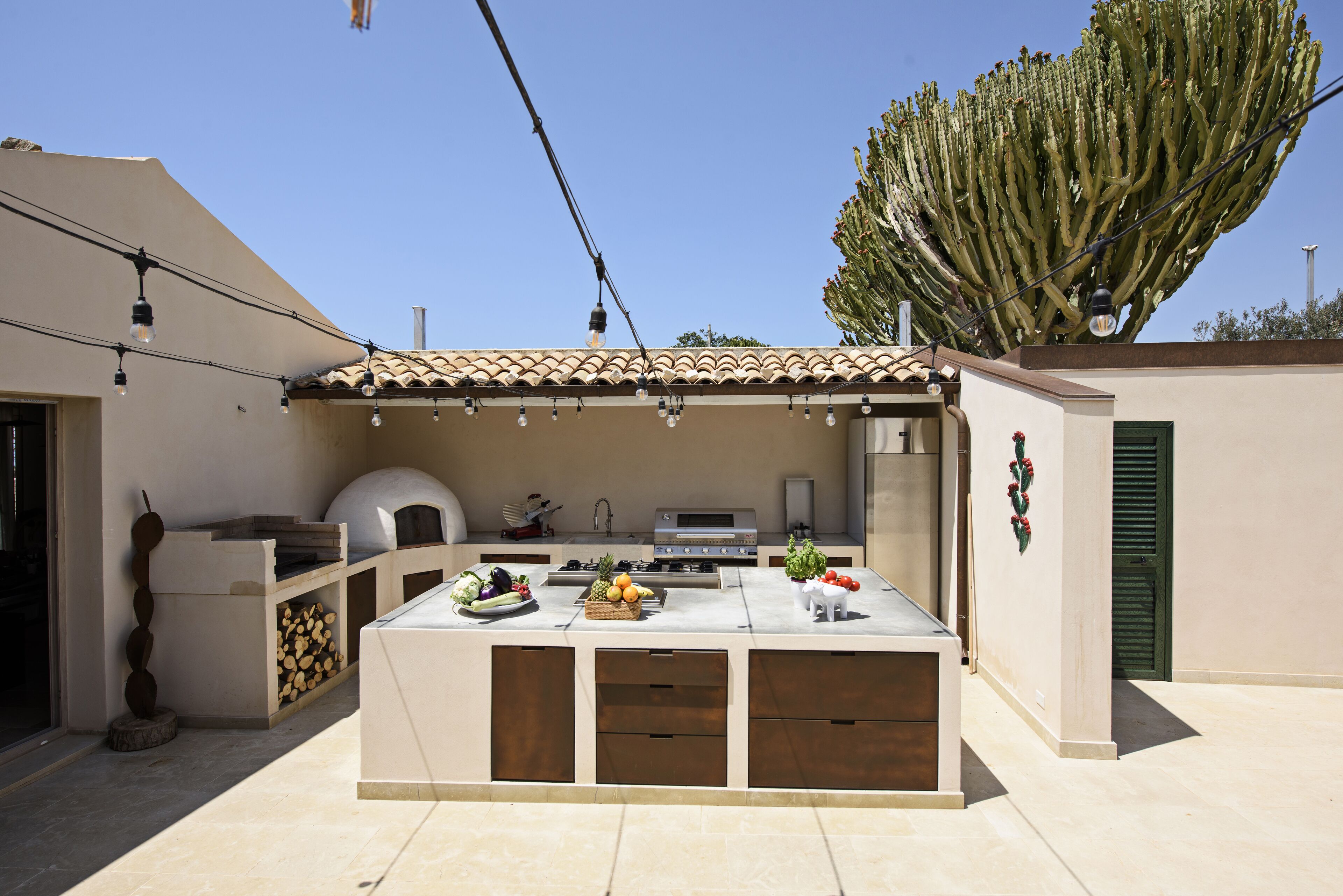 Shared fridge, coffee/tea maker