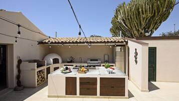 Shared fridge, coffee/tea maker