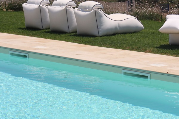Seasonal outdoor pool, free pool cabanas, pool umbrellas