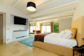 Superior-Zimmer | Minibar, Zimmersafe, Bügeleisen/Bügelbrett, kostenloses WLAN