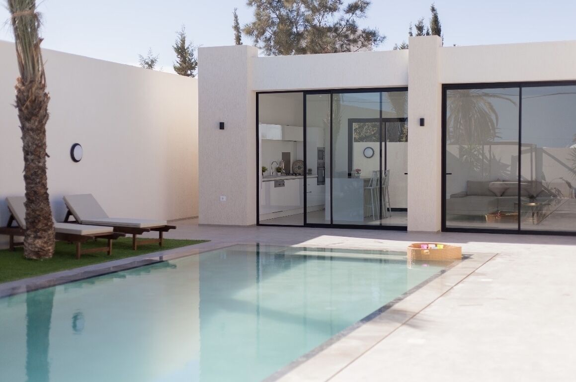 حمّام سباحة خارجي