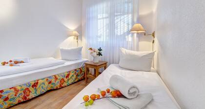 Beautiful 3 room apartment close to the beach!