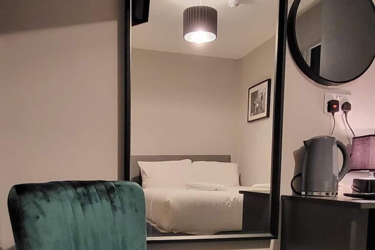 Comfort Double Room | Iron/ironing board, free WiFi