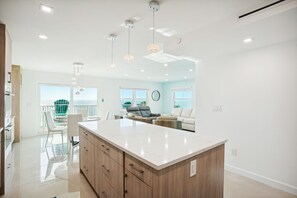 Interior - Emerald Isle 403-Premier Unit, Breathtaking Views (N. Redington Beach)