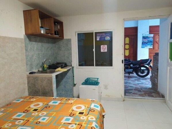 1 bedroom, WiFi, bed sheets