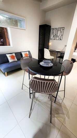 Double Room | Dining