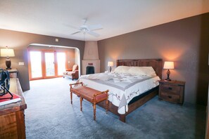 3 bedrooms, desk, free WiFi, bed sheets