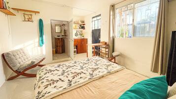 Classic Studio, Patio, Courtyard View | Free WiFi, individually decorated, individually furnished, bed sheets