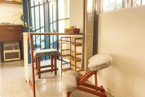 Classic-Studio, Terrasse, Blick auf den Innenhof | Individuell dekoriert, individuell eingerichtet, kostenloses WLAN