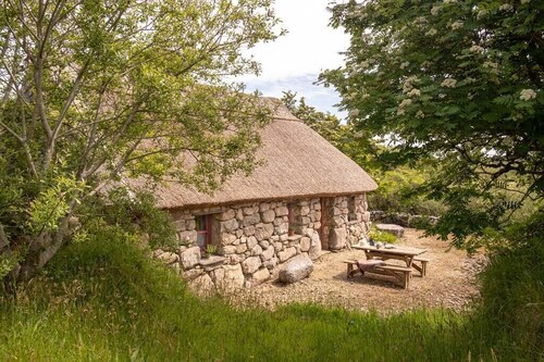 Historical Thatched Cottage @ Multi-Award-Winning Cnoc Suain