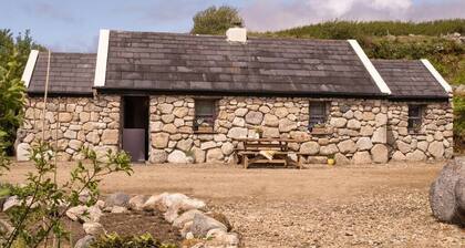 Artists' Cottage (Entire) @ Multi Award-Winning Cnoc Suain