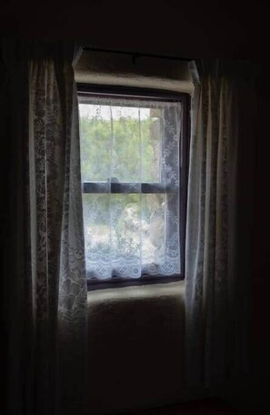 Interior - Artists' Cottage (Entire) @ Multi Award-Winning Cnoc Suain (Galway)