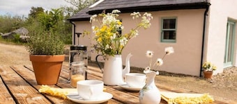 Artists' Cottage (Entire) @ Multi Award-Winning Cnoc Suain