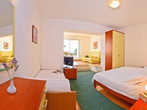Free WiFi, bed sheets, wheelchair access