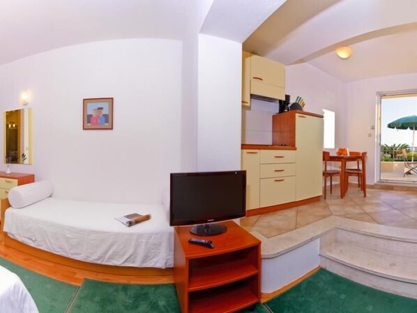 Free WiFi, bed sheets, wheelchair access