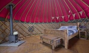 1 bedroom, bed sheets - Charming Yurt in Kelburn Estate Near Largs (Largs)